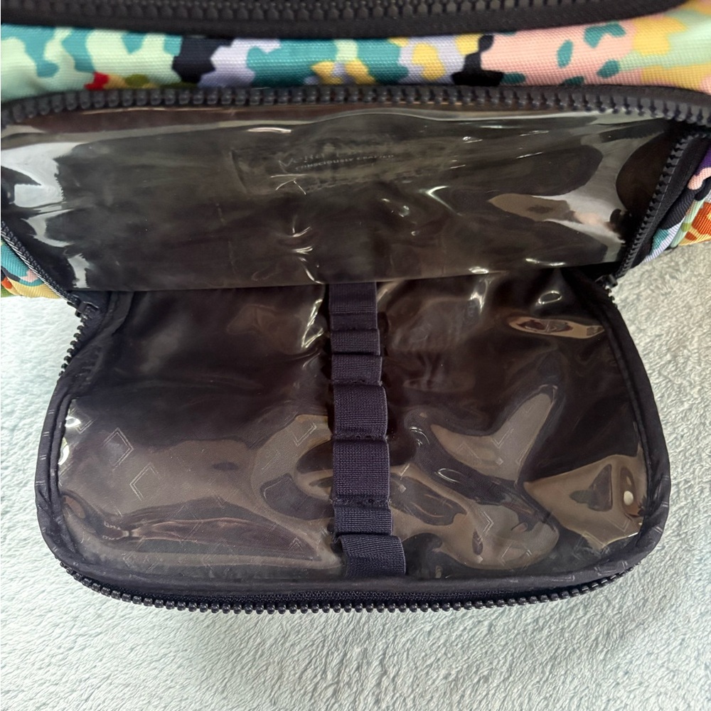 NWT Vera Bradley Large Travel Cosmetic Bag - Picture 10 of 11